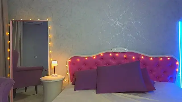 Ariana Petite online show from 12.11.24