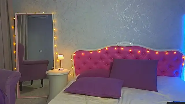 Ariana Petite online show from 12.13.24