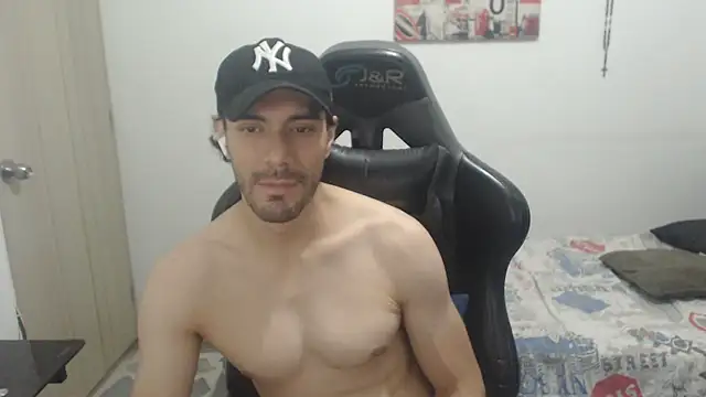 Snapshot of samuelgarcia_ chatting on 07.20.26 samuelgarcia online show from 07.20.26