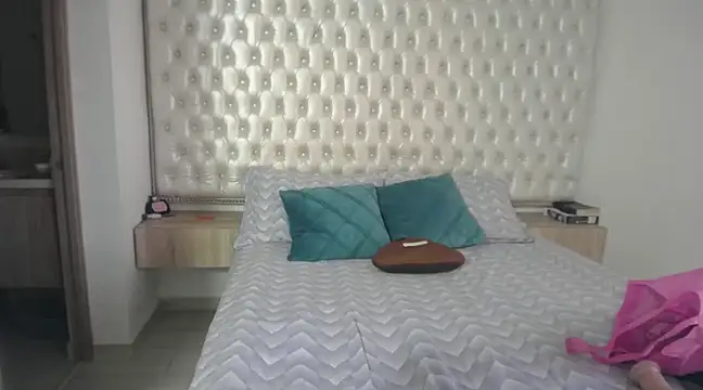 Snapshot of michell_fun23 chatting on 01.22.25 michell fun23 online show from 01.22.25