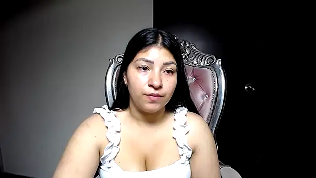 holly20a online show from 02.24.25