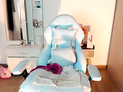 Snapshot of BOREAL_MOON chatting on 09.27.25 BOREAL MOON online show from 09.27.25