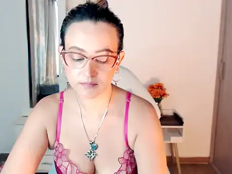 Snapshot of BOREAL_MOON chatting on 10.16.25 BOREAL MOON online show from 10.16.25