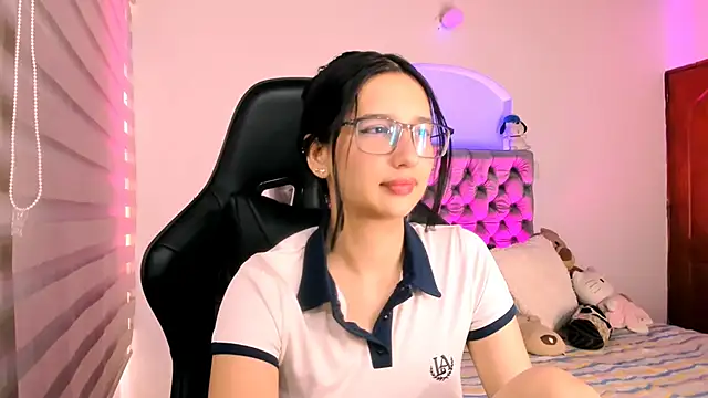 Snapshot of Luniverse chatting on 12.02.25 Luniverse online show from 12.02.25