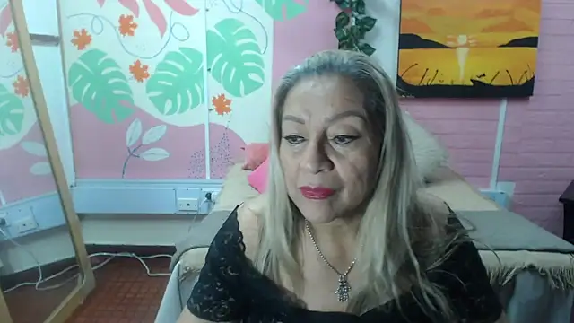 Snapshot of ZAMANTHA chatting on 06.15.26 ZAMANTHA online show from 06.15.26