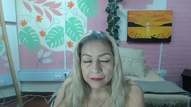 Snapshot of ZAMANTHA chatting on 06.27.26 ZAMANTHA online show from 06.27.26