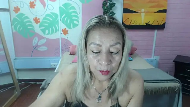 Snapshot of ZAMANTHA chatting on 06.30.26 ZAMANTHA online show from 06.30.26