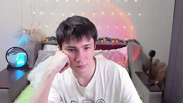 Snapshot of Yumi_steve chatting on 10.26.25 Yumi steve online show from 10.26.25