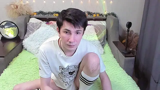 Snapshot of Yumi_steve chatting on 11.13.25 Yumi steve online show from 11.13.25