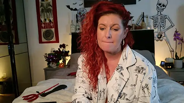 Snapshot of SultrySavannah chatting on 10.19.25 SultrySavannah online show from 10.19.25