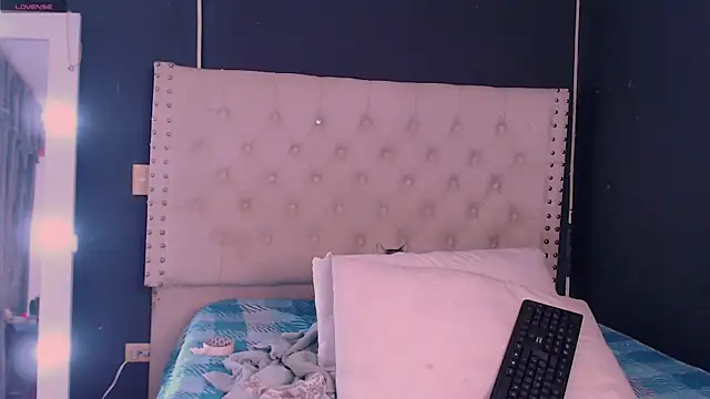 valen thompson online show from 12.31.24