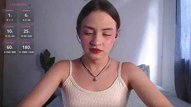 Snapshot of valen_thompson chatting on 05.13.26 valen thompson online show from 05.13.26