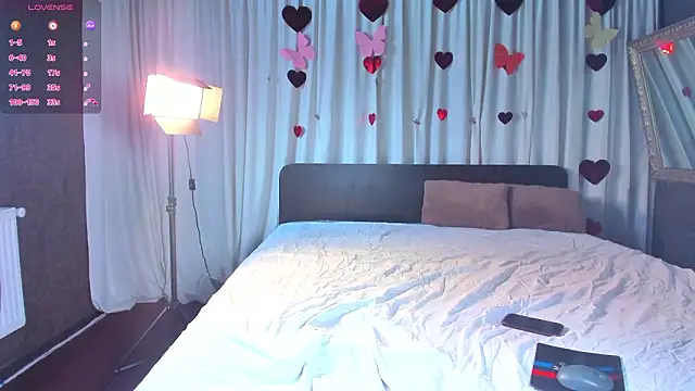 Snapshot of JesikaLooove chatting on 02.13.26 JesikaLooove online show from 02.13.26