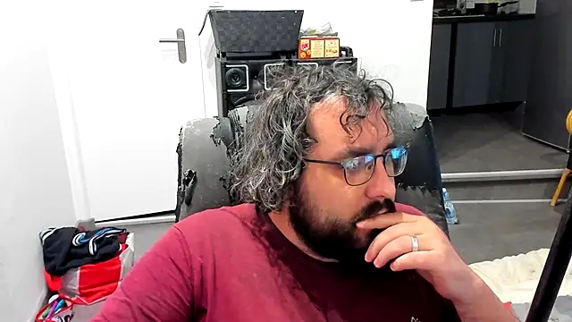 Snapshot of bears549a chatting on 12.12.24 bears549a online show from 12.12.24