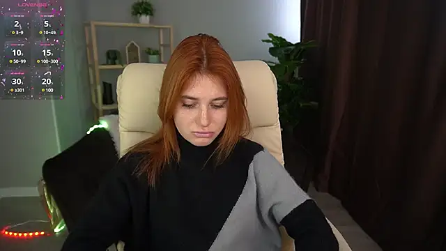 EmilyFoxxi online show from 12.18.24