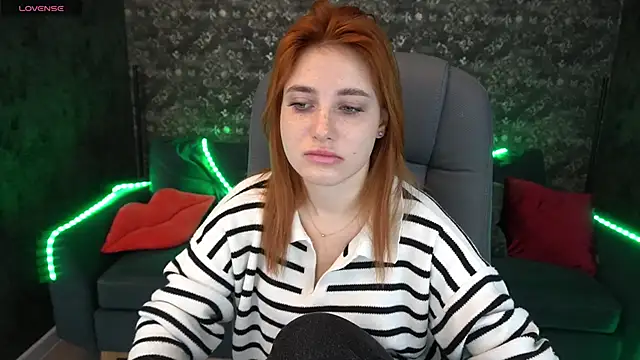 EmilyFoxxi online show from 12.21.24