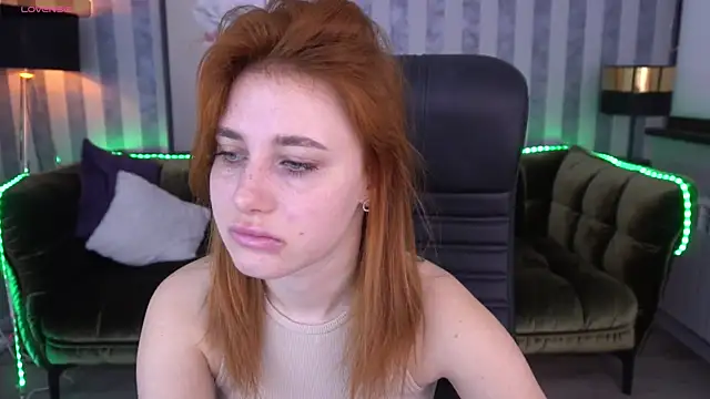 EmilyFoxxi online show from 02.10.25