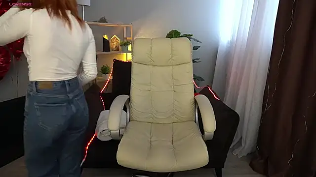 EmilyFoxxi online show from 03.10.25