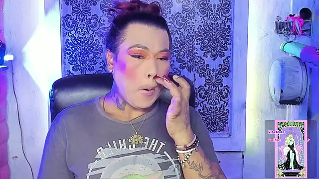 tsviolett online show from 10.17.25