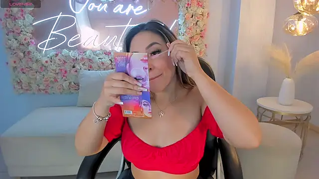 MiaRoberts1 online show from 02.15.25