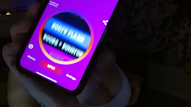 Snapshot of HazeyBvby chatting on 10.19.25 HazeyBvby online show from 10.19.25