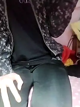 Snapshot of loveyou246 chatting on 02.05.25 loveyou246 online show from 02.05.25