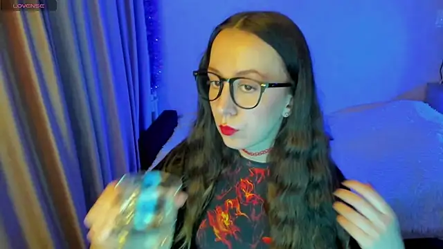 CurlySteph online show from 10.04.25