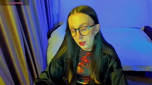 CurlySteph online show from 04.14.26