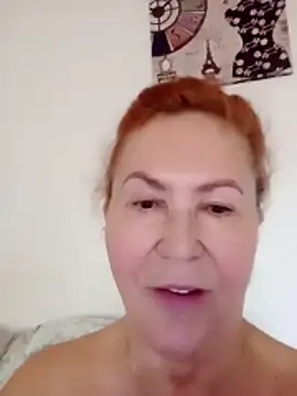 Snapshot of Hottie-Mom chatting on 11.01.25 Hottie-Mom online show from 11.01.25