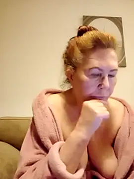 Hottie-Mom online show from 04.16.26