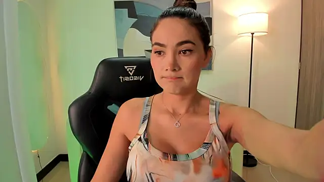 SaraParker  online show from 05.25.26