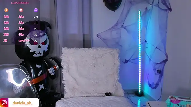 Snapshot of roxy_pk_ chatting on 10.22.25 roxy pk online show from 10.22.25