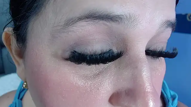 Kerly Doll online show from 12.22.25