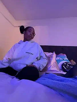 Cum2Charm online show from 01.04.25