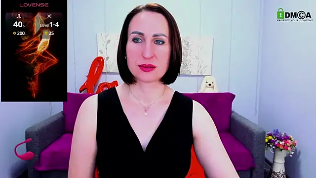 Snapshot of Nia_Smithh chatting on 03.08.25 Nia Smithh online show from 03.08.25