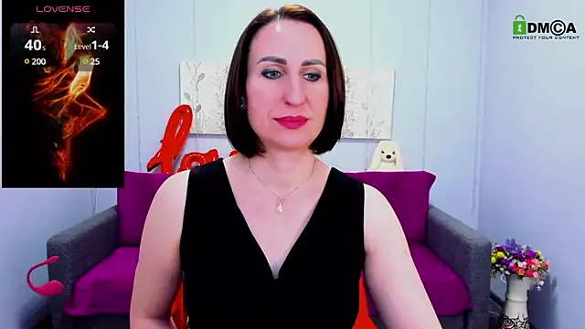 Snapshot of Nia_Smithh chatting on 03.08.25 Nia Smithh online show from 03.08.25