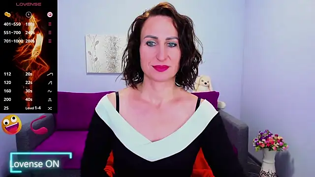 Snapshot of Nia_Smithh chatting on 10.10.25 Nia Smithh online show from 10.10.25