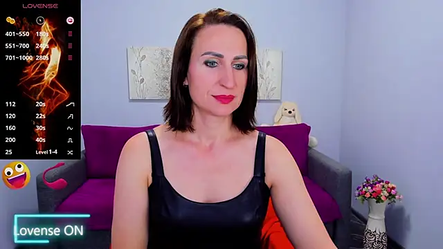 Snapshot of Nia_Smithh chatting on 10.23.25 Nia Smithh online show from 10.23.25