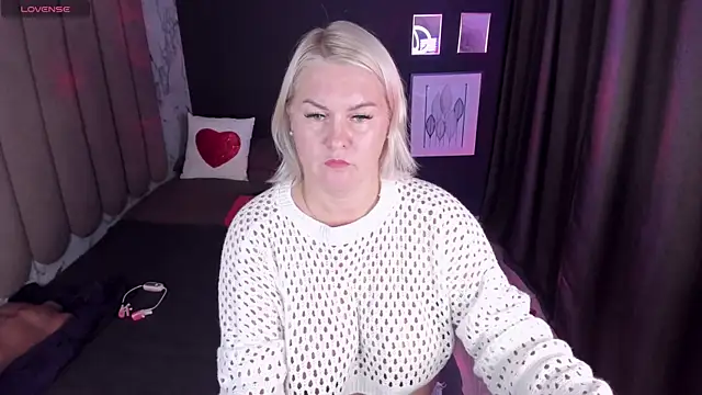 YolandaKiss online show from 10.06.25