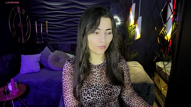 KylieMellow online show from 12.30.24