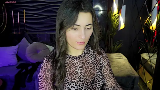 KylieMellow online show from 12.30.24