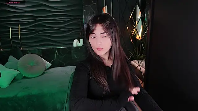KylieMellow online show from 01.03.25