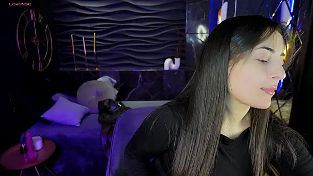 KylieMellow online show from 01.05.25