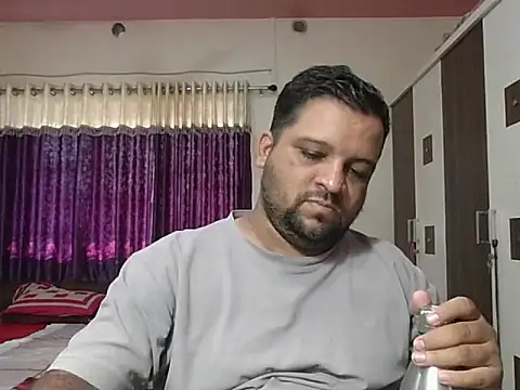 Snapshot of dhruv_love chatting on 04.22.26 dhruv love online show from 04.22.26