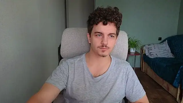 Snapshot of Remy_Miles chatting on 10.17.25 Remy Miles online show from 10.17.25