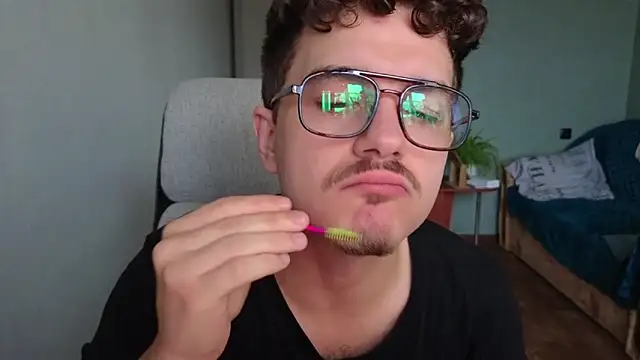 Snapshot of Remy_Miles chatting on 10.27.25 Remy Miles online show from 10.27.25