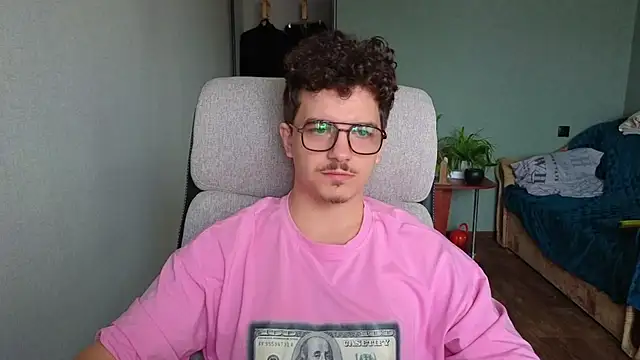 Snapshot of Remy_Miles chatting on 11.07.25 Remy Miles online show from 11.07.25