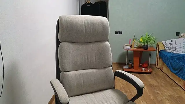 Snapshot of Remy_Miles chatting on 11.13.25 Remy Miles online show from 11.13.25