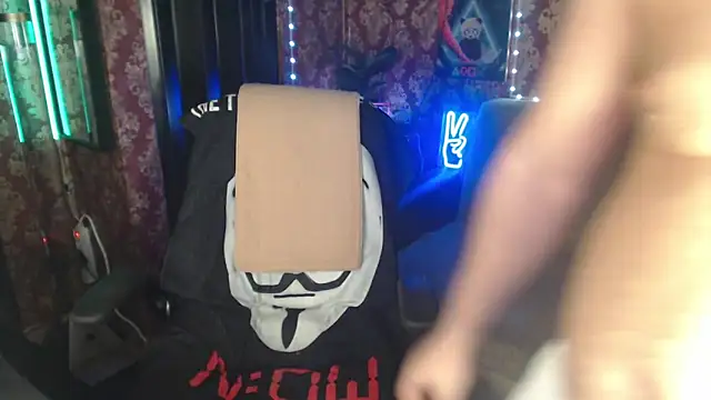 Snapshot of thor_master chatting on 10.04.25 thor master online show from 10.04.25