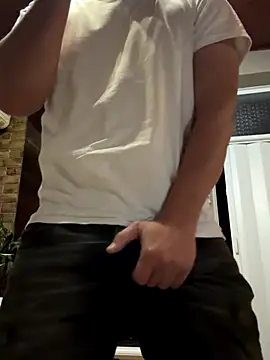 Snapshot of KriszianZaz chatting on 11.04.25 KriszianZaz online show from 11.04.25